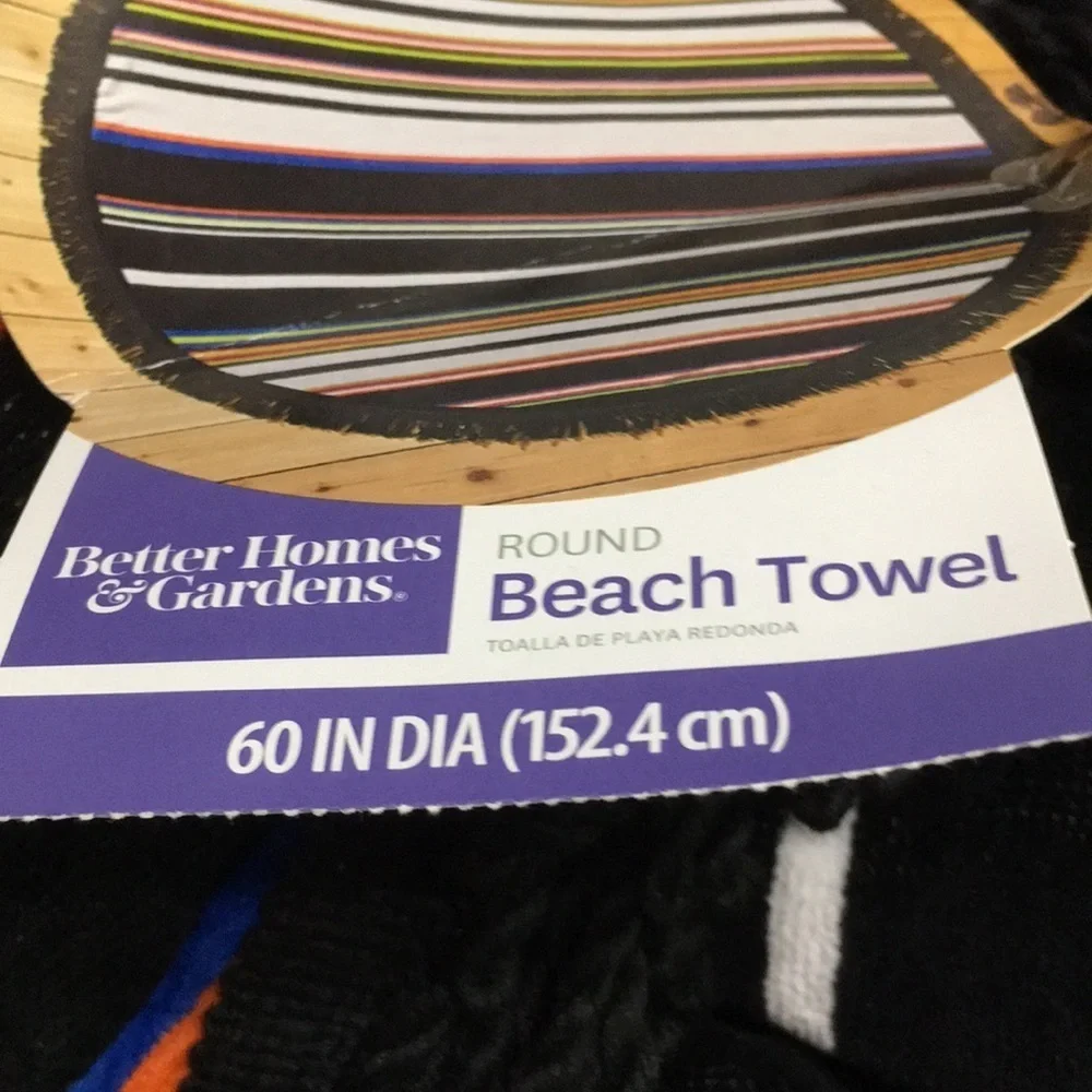 BH&G 60 inch round beach towel. NWT